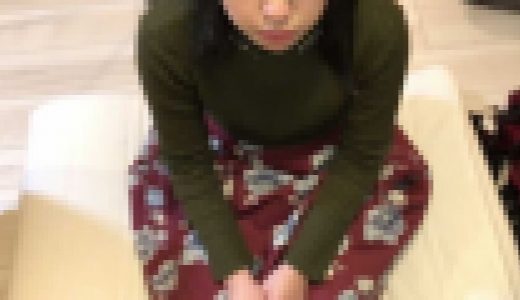 【自宅待機応援＄40→＄15】【大学生っすか！？若すぎるS級幼妻さん！】3P！バックで突かれながら一生懸命手コキします！頑張ります！