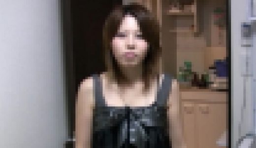 GIRLS&BOUGA コンビニでバイトしてるゆいちゃん（１９）咥えたら離さない極締まりのまんこに生忘我